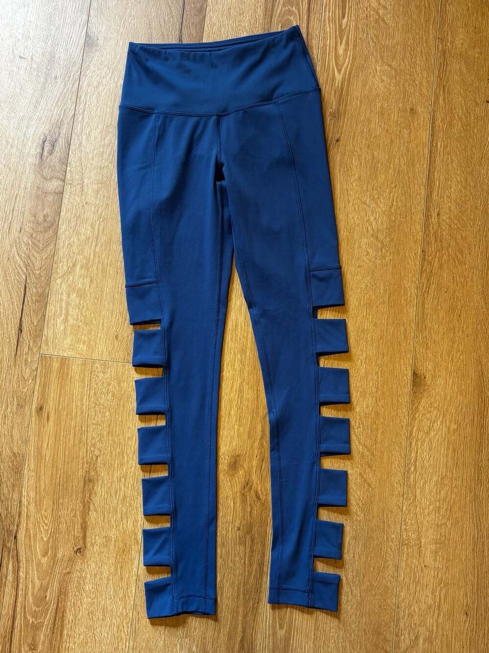 Yogalicious Cutout Leggings Blue Size XS